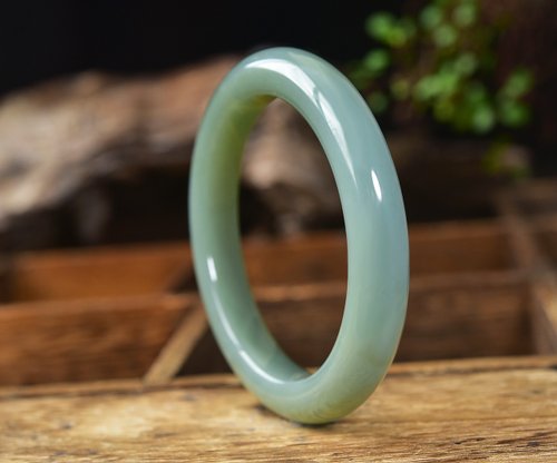 一念之間 收藏級天然和田玉且末藍手鐲 圈口59.2mm 玉質細膩溫潤 手工打磨