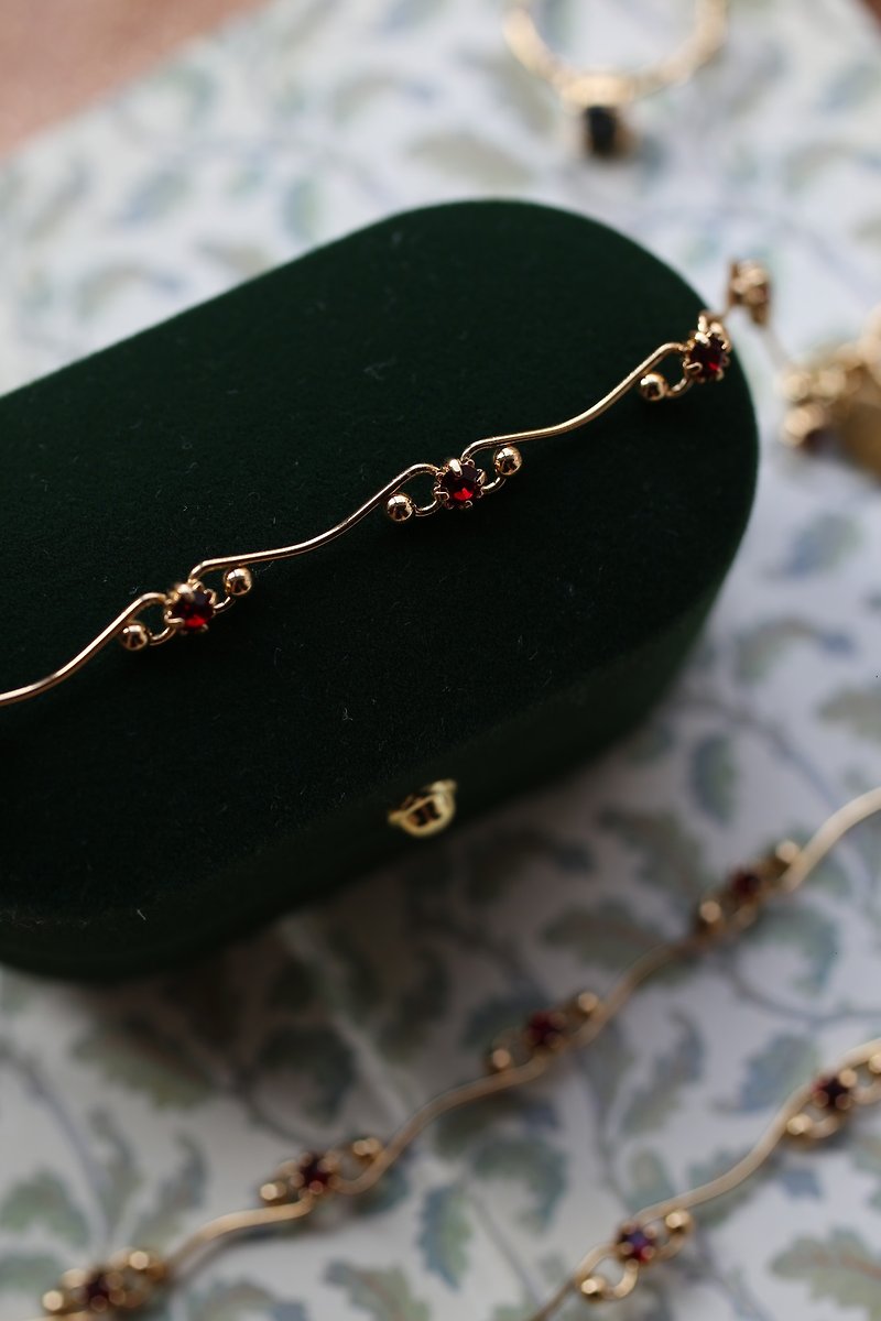 SWAN2.0 - Vintage Antique Red Stone Necklace/Bracelet - Necklaces - Copper & Brass 