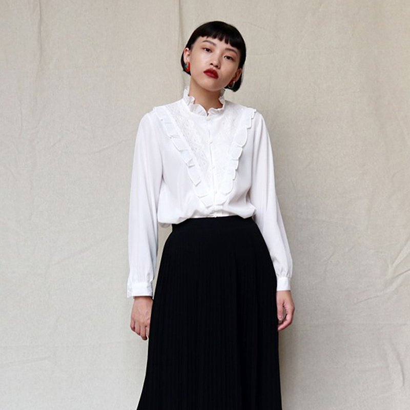 Pumpkin Vintage. Ancient standing collar court carved white chiffon shirt - Women's Shirts - Polyester White