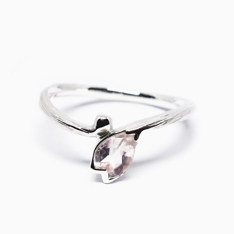 Weeping cherry ring SV925 rose quartz【Pio by Parakee】桜戒指 - แหวนทั่วไป - เครื่องเพชรพลอย สึชมพู