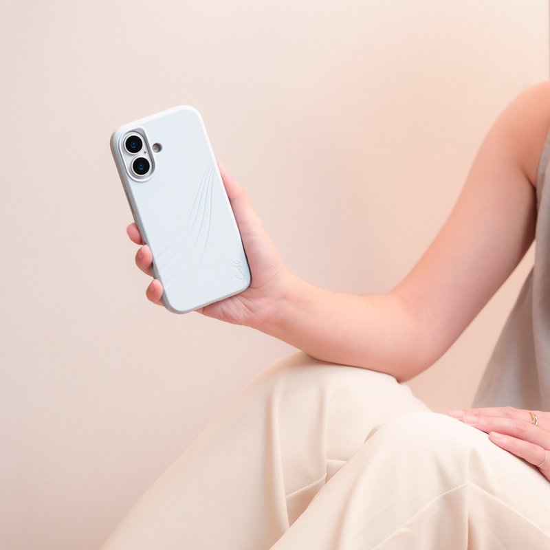 UNIQ  iPhone 17系列 Coehl Serina 液態矽膠腕掛繩保護殼 - 手機殼/手機套 - 其他材質 多色