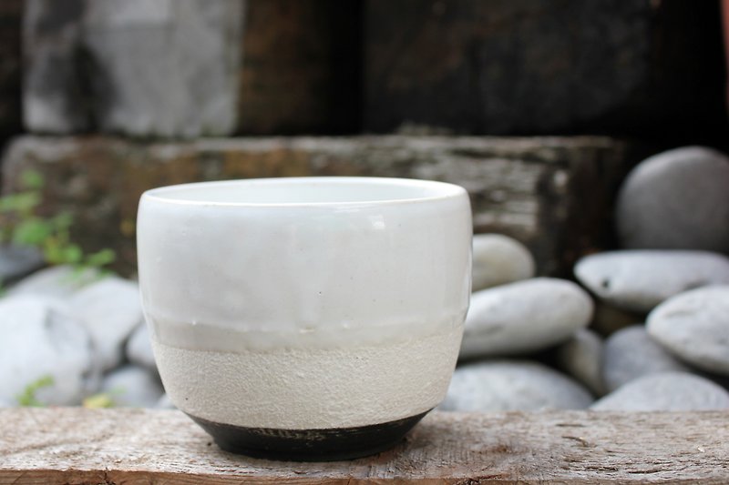 Long Series - Bright Glaze White Black Tea Bowl Tea Cup Tea Cup Ceramic Cup Tea Table Matcha Tea Bowl - Teapots & Teacups - Pottery White