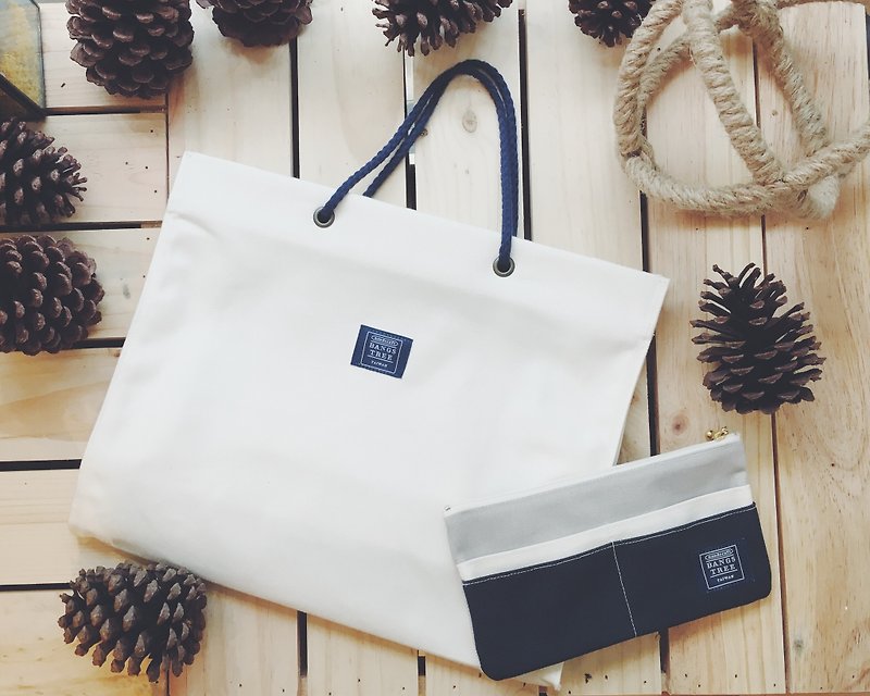 // 1 + 1 // Christmas gift bag canvas + Pencil (color selectable to design the museum) - Handbags & Totes - Cotton & Hemp White