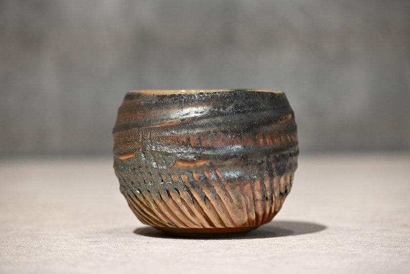 Double-layer texture hand-made cup master cup [Zhenlin Ceramics] - ถ้วย - ดินเผา 