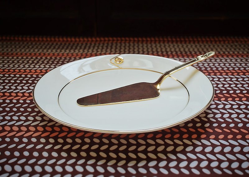 Early Golden Cake Pan and Knife - Roberta di camerino (Tableware / Made in Japan / Dessert) - จานและถาด - เครื่องลายคราม สีทอง