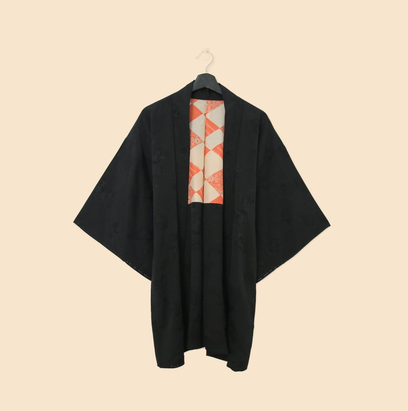 Back to Green-Japan brings back Haori plain black embossed fan totem/vintage kimono - Women's Casual & Functional Jackets - Silk 