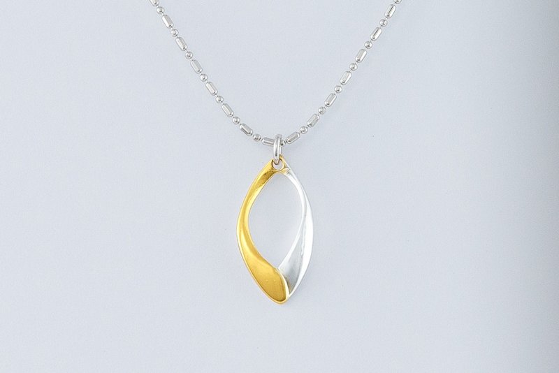 Classic Design Series-Imagery Leaf Twisting Line Necklace-Gold - Necklaces - Silver Gold