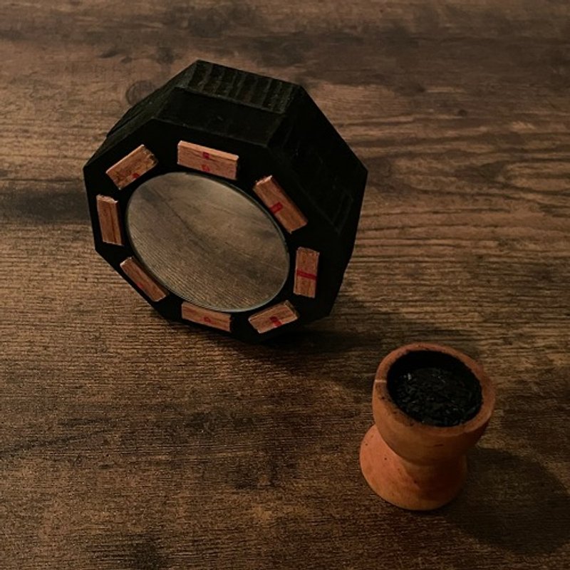 Tabletop bagua mirror and charcoal salt trial designed by a fortune teller - Other - Wood 