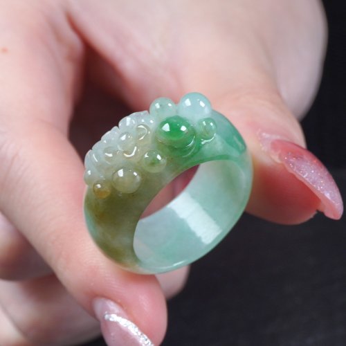 瓔珞翡翠 冰種三彩翡翠花開富貴玉戒 | 國際18圍 | 天然緬甸玉翡翠A貨