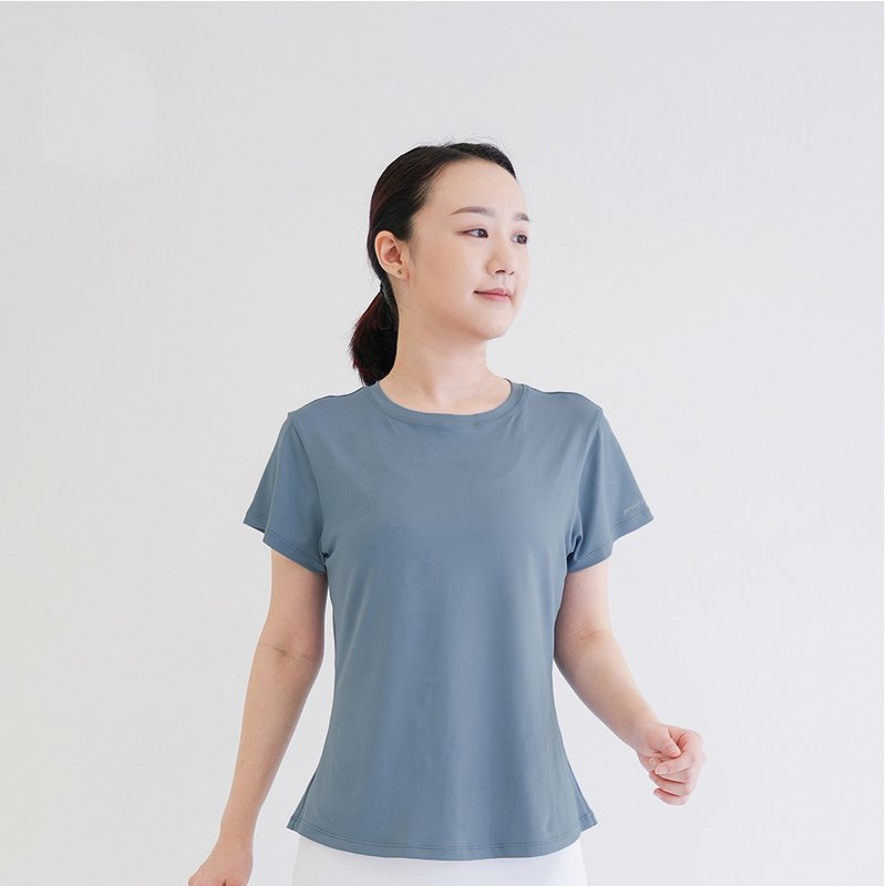 【Mukasa】DURABLE 簡約短袖運動上衣 - 青花藍 - MUK-22041 - 女運動上衣/背心 - 其他材質 藍色