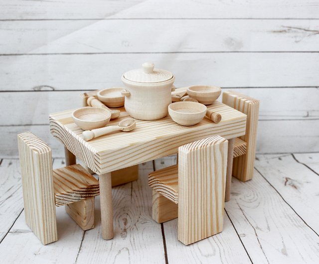 ドールハウス ミニチュア - 木製家具セット: テーブル、椅子、皿