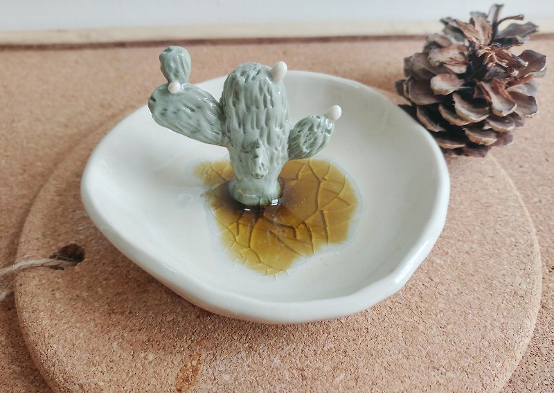 Cactus-ceramic jewel plate - Items for Display - Porcelain Green