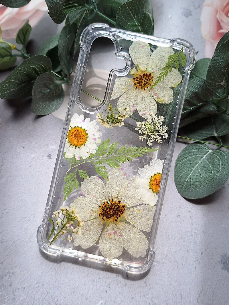 Pressed flowers phone case | Samsung Galaxy S24 | Gift for Her - Phone Cases - Plastic White
