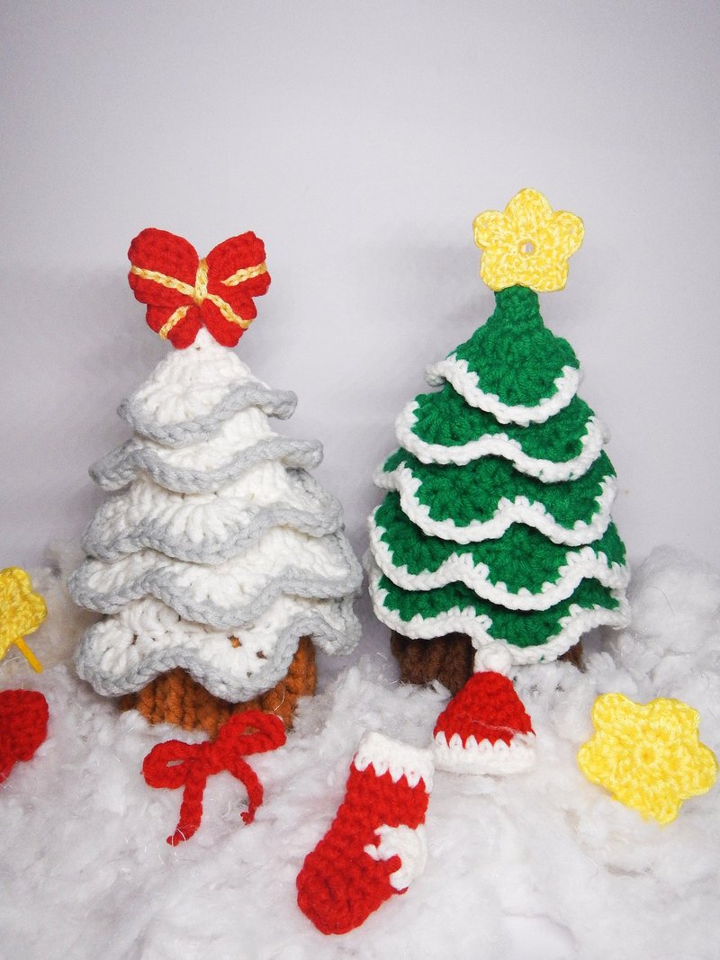 Handmade woven Christmas trees, Christmas tree storage boxes, small Christmas trees on the table - ของวางตกแต่ง - วัสดุอื่นๆ หลากหลายสี