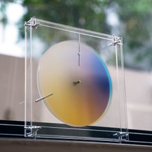 クリエイティブな色が変わる時計アクリルサイレント壁掛け時計未来的なデザイナーギフトオリジナルモダンスタイル