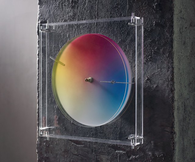 クリエイティブな色が変わる壁掛け時計アクリルサイレントクロックモダンシンプル未来的なダイナミックな変化オリジナルデザイン - ショップ String  Life 時計 - Pinkoi
