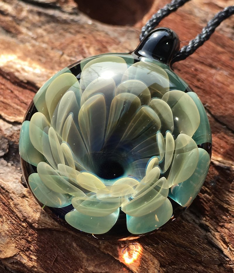 boroccus solid geometry flower pattern heat resistant glass pendant - Necklaces - Glass Multicolor
