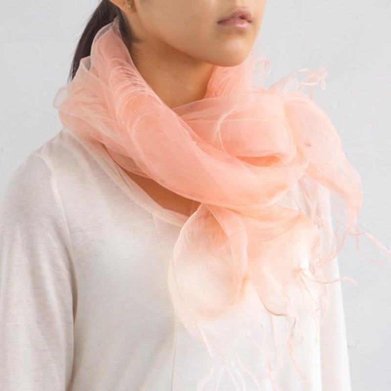 Plant dyed double hagoromo muffler Sakura dyed pink - Scarves - Other Materials Pink