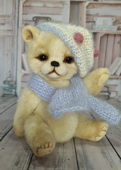 Amitoysgifts 毛绒泰迪熊。 艺术家熊。 手工制作的熊玩具。