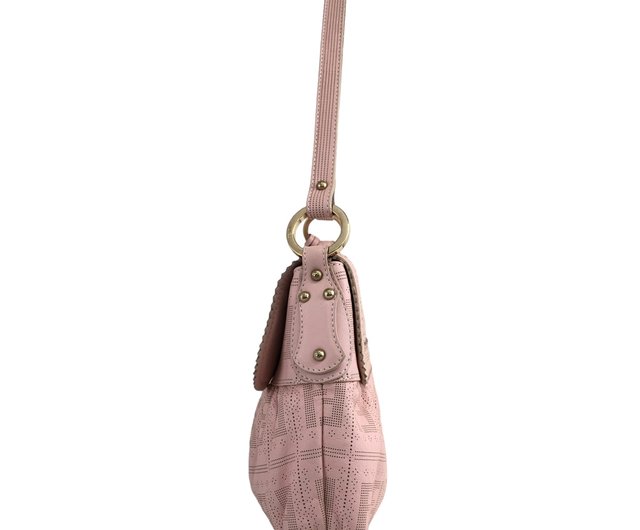 FENDI フェンディ ショルダーポーチ ヴィンテージ 正規店購入 楽天市場】FENDI フェンディ 7M0352 レザーショルダーポーチ