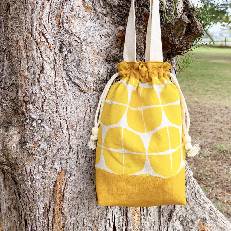 【River】小束口手提袋/日本布料/復古黃大圓 - 手提包/手提袋 - 棉．麻 黃色