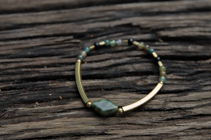Coming out soon∣ diamond-shaped South African jade, Indian agate, black agate, green leaf bracelet - สร้อยข้อมือ - เครื่องประดับพลอย สีเขียว