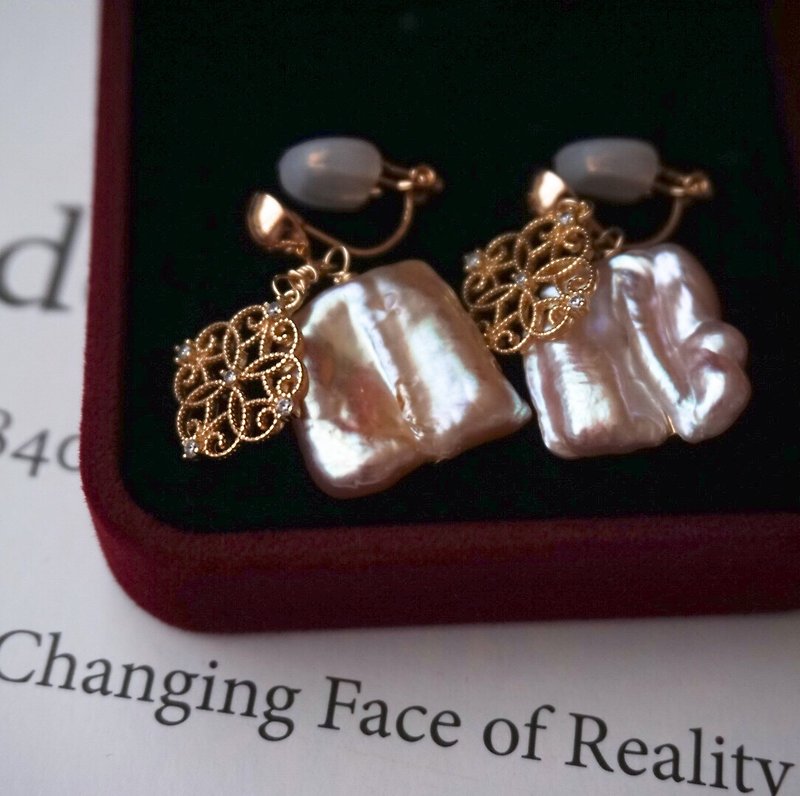 Downton Abbey Freshwater Pearls Gelato Vintage Lace Ear Clip - Earrings & Clip-ons - Pearl 