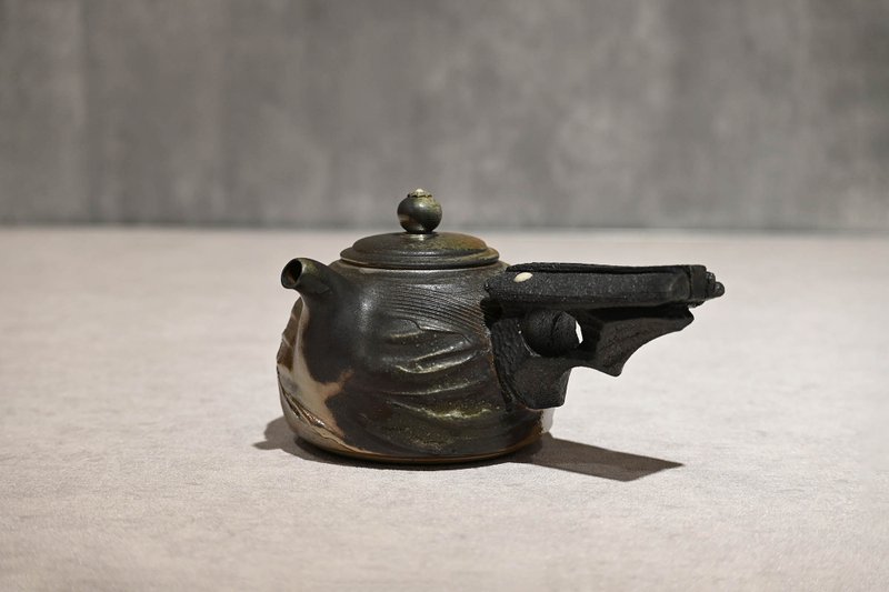 | 360cc | 大容量造型側把茶壺 側把壺 柴燒壺【臻麟陶藝】 - 茶壺/茶杯/茶具 - 陶 