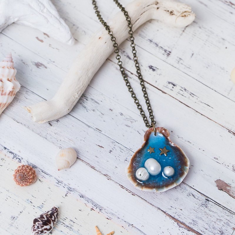 The blue sea under the stars recalls the ocean shell pearl necklace - Necklaces - Other Materials Blue