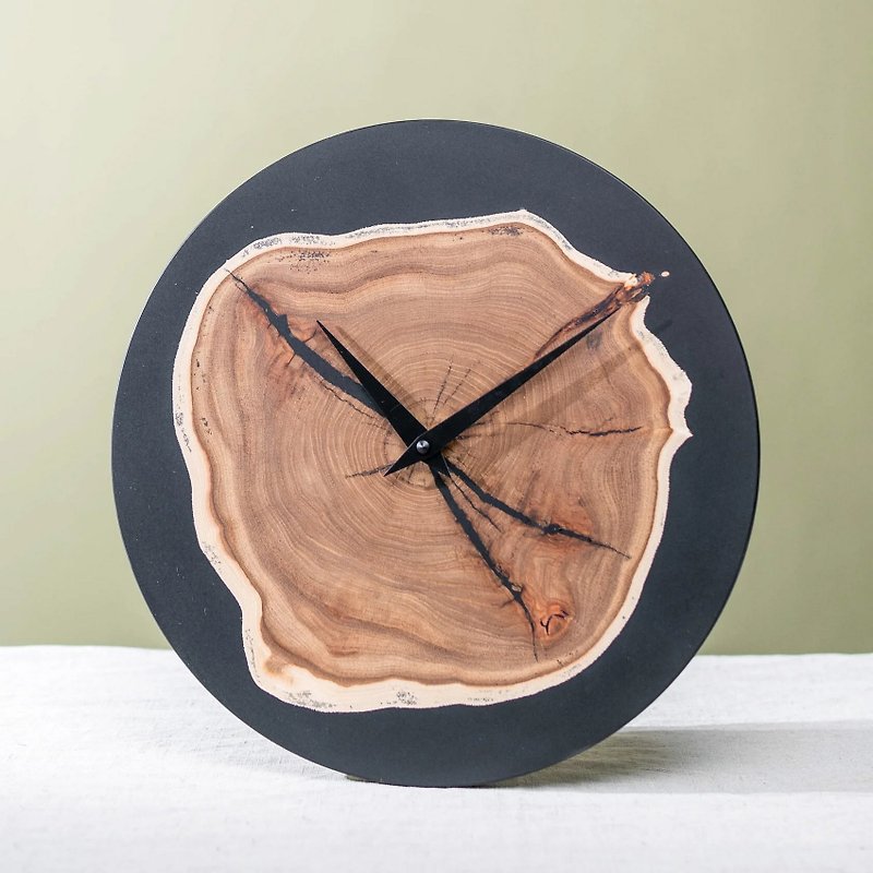 Woodcut epoxy wall clock / Unique designer decor / Round clock handmade gift - 時鐘/鬧鐘 - 木頭 咖啡色