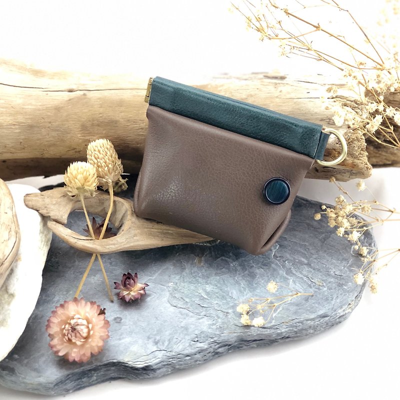 Shrapnel stereo multi-function small bag --- purse / small bag / storage / headphones - กระเป๋าใส่เหรียญ - หนังแท้ สีนำ้ตาล