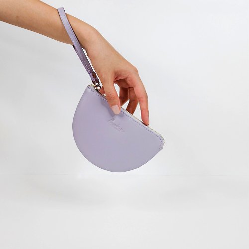 PACHA Half Moon, Leather wristlet in Lilac