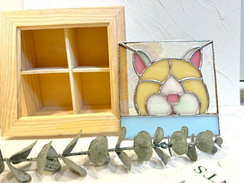 Inlaid glass-wooden jewelry box with squinting eyes and big-faced cat - ของวางตกแต่ง - แก้ว 