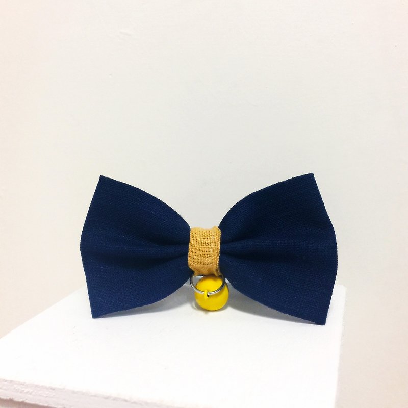 Dark blue X yellow bow pet decorative collar cat small dog mini dog - ปลอกคอ - ผ้าฝ้าย/ผ้าลินิน สีน้ำเงิน