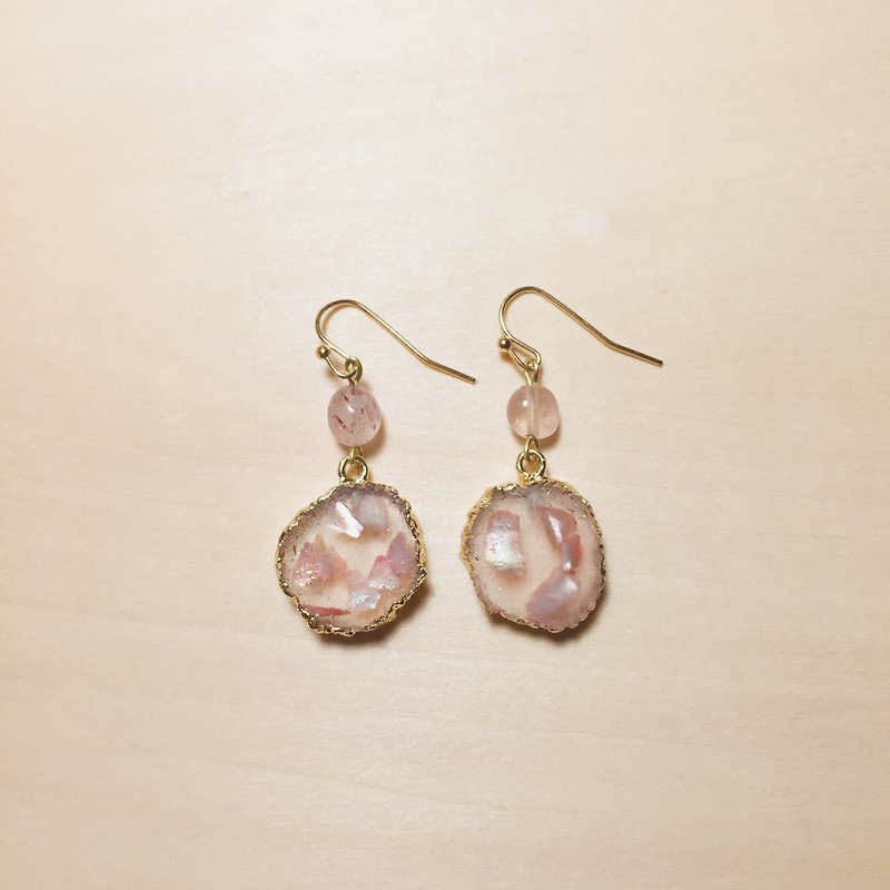 Vintage strawberry crystal pink crushed shells imitation ore earrings - ต่างหู - คริสตัล สึชมพู