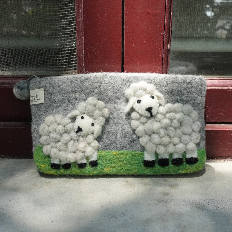 100% Wool Wool Felt Long Sheep Bag_Mobile Phone Bag_Fair Trade - กระเป๋าเครื่องสำอาง - ขนแกะ สีเงิน