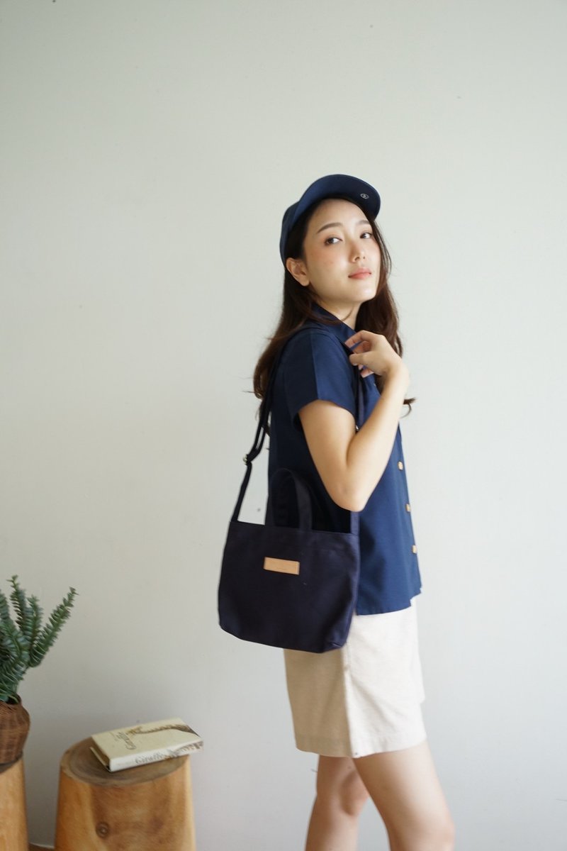 PETITE - canvas crossbody (navy) - 側背包/斜背包 - 棉．麻 藍色