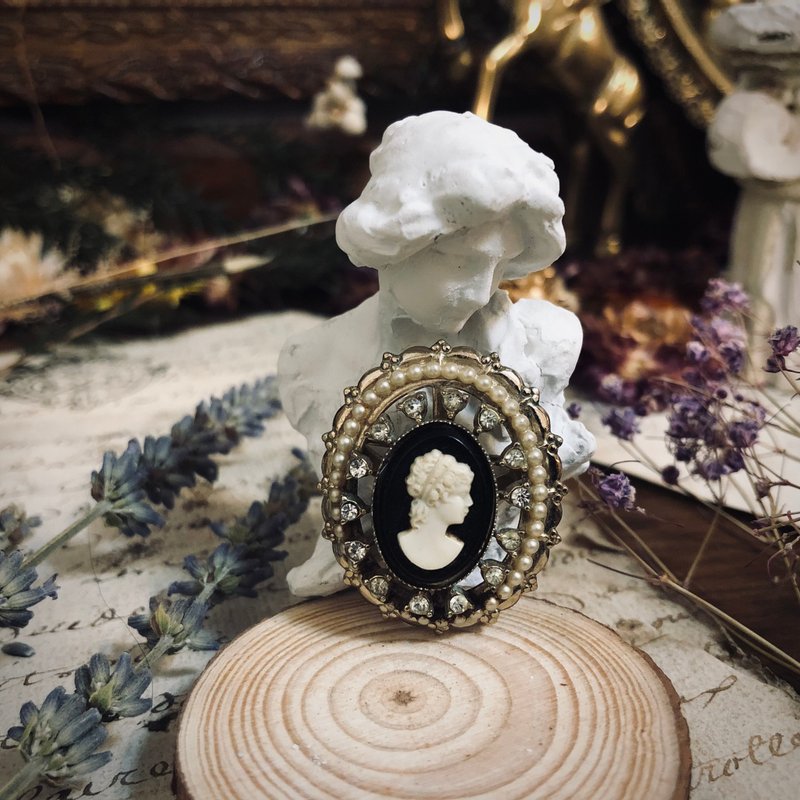 美國Cameo 風格仕女胸針 - 胸針 - 其他材質 黑色