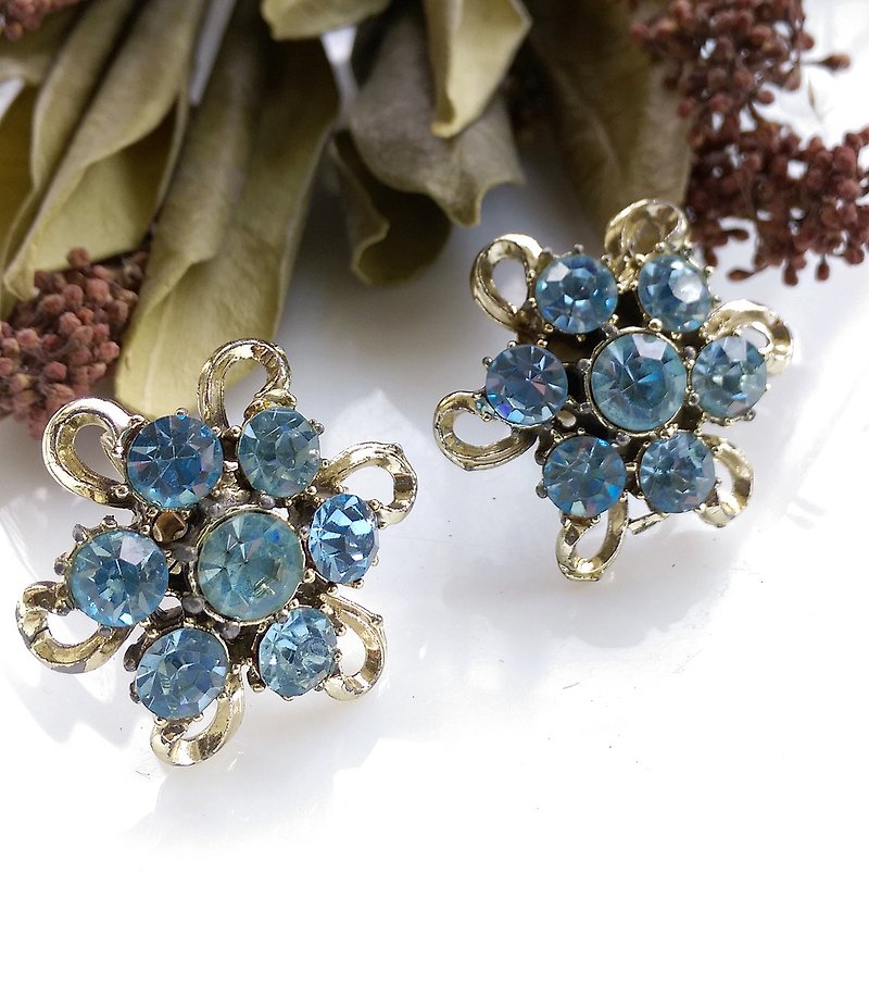 [Western antique jewelry / old age] 1970's ice blue snowflake rhinestone earrings - ต่างหู - โลหะ สีน้ำเงิน