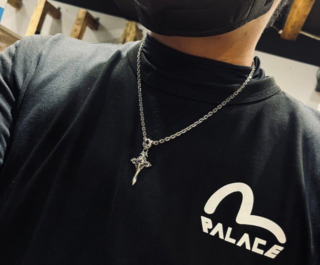PALACE ロゴペンダントネックレス