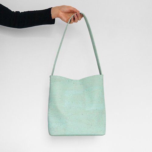 SIENA Minimal Bucket Bag - Pastel White (Cork/Vegan /Cruelty-free
