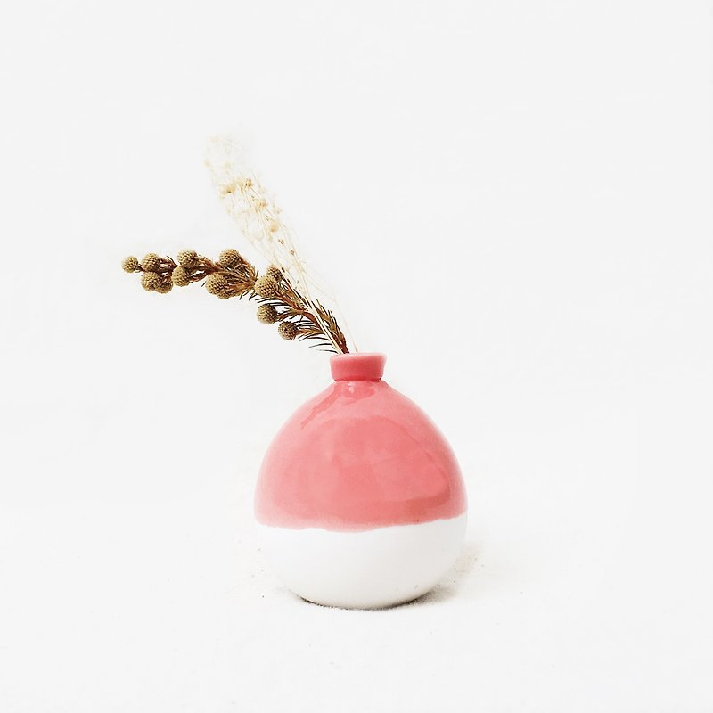Handmade Ceramic Mini Flower - Coral Red - เซรามิก - เครื่องลายคราม สีแดง