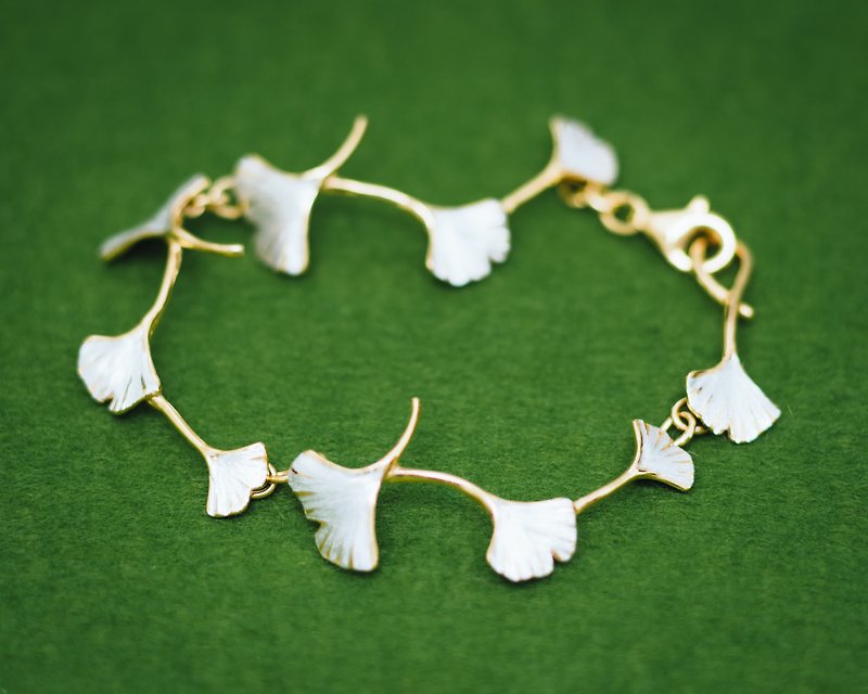 Gingko bracelet - leaf bracelet - Japanese design - Lobster clasp bracelet - สร้อยข้อมือ - เงิน สีเงิน