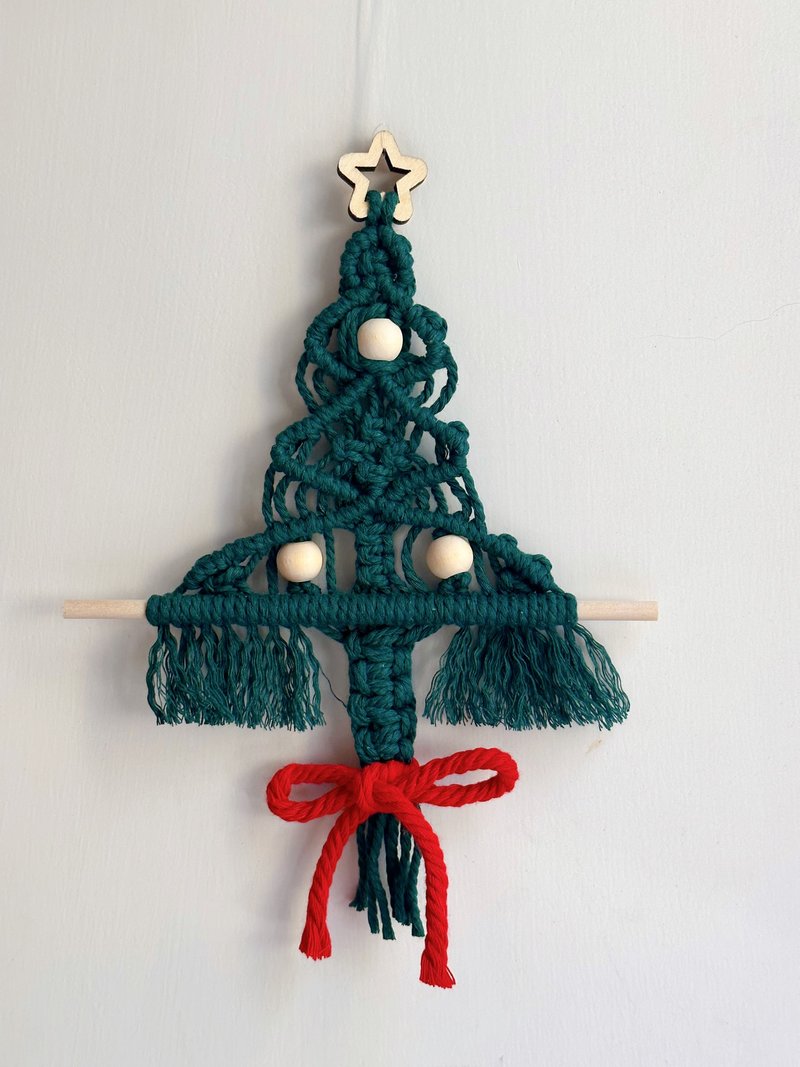 macrame woven Christmas tree ornaments - ของวางตกแต่ง - ผ้าฝ้าย/ผ้าลินิน สีเขียว