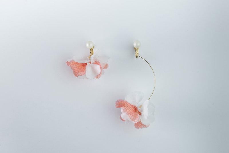 Mainline 04 hand-dyed flower earrings limited color - Earrings & Clip-ons - Silk Pink