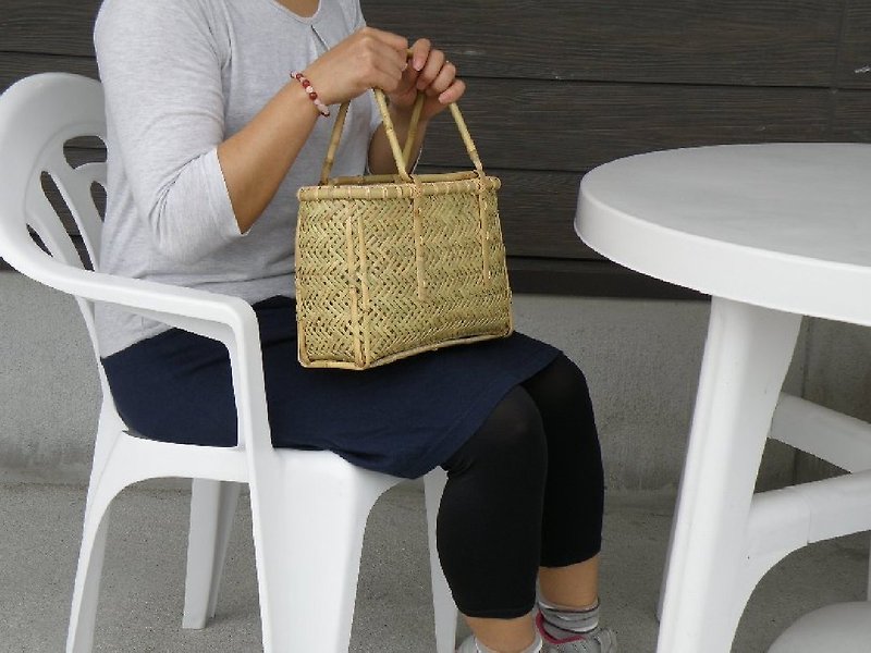 Bamboo basket bag basket braided rope bamboo - กระเป๋าถือ - ไม้ไผ่ สีเขียว