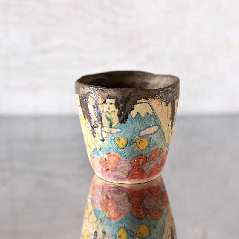 手捻りカップ・木版画調の富士山 - マグカップ - 陶器 多色