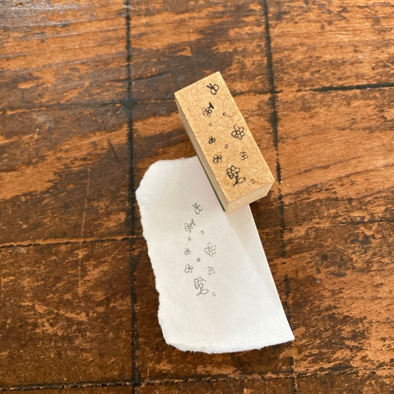 muuちゃんのはんこ/花だけ - 印章/印台 - 橡膠 卡其色
