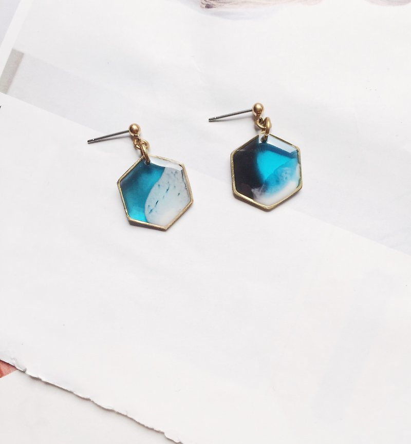 La Don - Hexagonal Brass Blue White Black - Crying Ear Pins / Ear Clips - Earrings & Clip-ons - Acrylic Blue