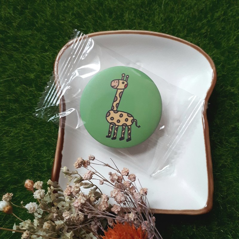 【CHIHHSIN Xiaoning】Giraffe Badge - Badges & Pins - Plastic 